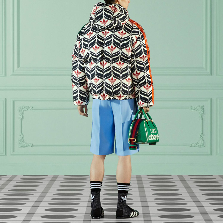 Shop GUCCI x adidas Originals SS23 蓝色条纹宽松短裤 男士休闲穿搭 722512-ZALDA-4670