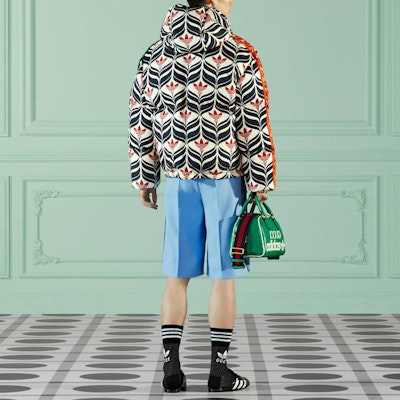 GUCCI x adidas Originals SS23 蓝色条纹宽松短裤 男士休闲穿搭 722512-ZALDA-4670 Shop GUCCI x adidas Originals SS23 蓝色条纹宽松短裤 男士休闲穿搭 722512-ZALDA-4670