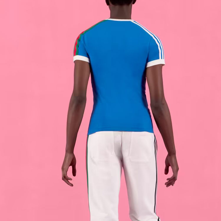 Purchase Kaos Unisex Gucci x Adidas SS22 Biru dengan Logo Print. 691637-XJEKL-4744