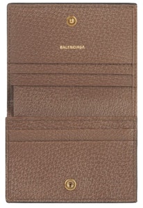 Gucci x Balenciaga「駭客計劃」卡片錢包,米色。 Lookbook Gucci x Balenciaga「駭客計劃」卡片錢包,米色。