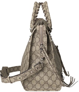 구찌 x 발렌시아가 해커 프로젝트 미디엄 네오 클래식 백 베이지/에보니 (Variation 2)
Lookbook 구찌 x 발렌시아가 해커 프로젝트 미디엄 네오 클래식 백 베이지/에보니 (Variation 2)