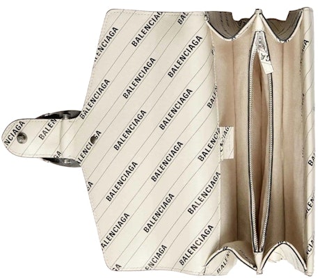 Gucci x Balenciaga The Hacker Project Small Dionysus Bag White Lookbook Gucci x Balenciaga The Hacker Project Small Dionysus Bag White