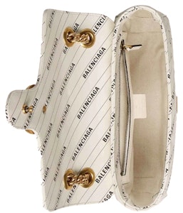 구찌 x 발렌시아가 해커 프로젝트 스몰 GG 마몽 백 (화이트)
Lookbook 구찌 x 발렌시아가 해커 프로젝트 스몰 GG 마몽 백 (화이트)