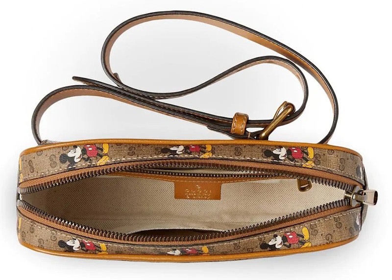 Lookbook Bolso Riñonera Gucci x Disney GG Supreme Beige