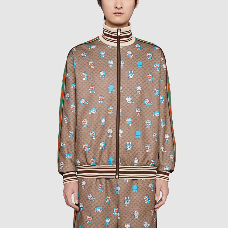 Lookbook GUCCI x Doraemon Jaket Full-Print Zip-Up SS21 Beige Pria ‎654938-XJDEX-2138