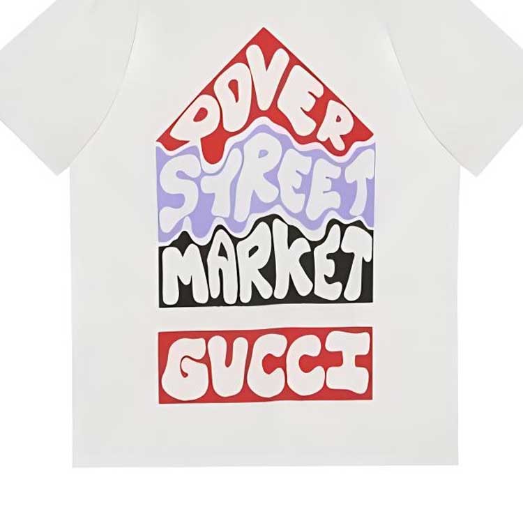 Shop GUCCI x Dover Street Market 字母印花白色中性圓領T恤。 717422-XJE9Z-9095