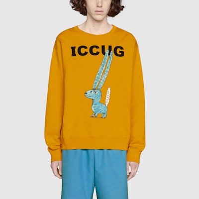 구찌 x 프레야 하타스 옐로우 애니멀 알파벳 프린트 스웨트셔츠. 626990-XJDJS-7245 Shop 구찌 x 프레야 하타스 옐로우 애니멀 알파벳 프린트 스웨트셔츠. 626990-XJDJS-7245