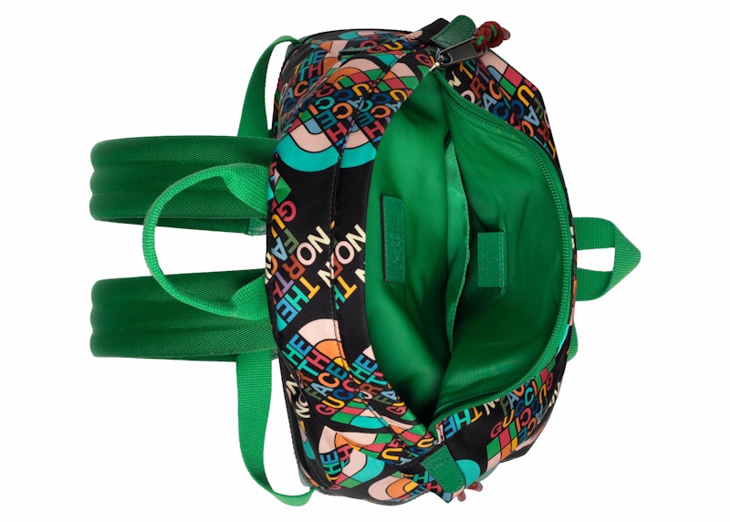 Lookbook Mochila Negra Gucci x The North Face Gucci