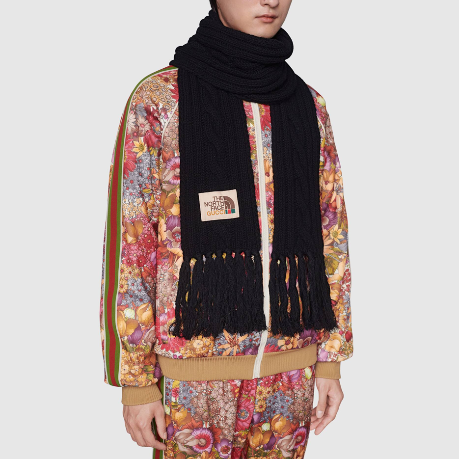 Lookbook GUCCI x THE NORTH FACE Logo Wool Scarf Unisex Selendang Pasangan. 653561-4G200