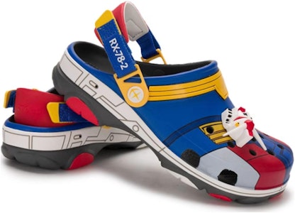 Gundam x Crocs All-Terrain Clog 'RX-78-2'. 210128-0DA Lookbook Gundam x Crocs All-Terrain Clog 'RX-78-2'. 210128-0DA