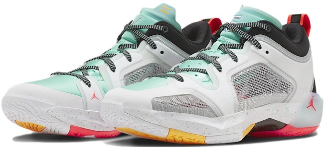 Guo Ailun x Air Jordan Air 37 Low PF 'Perak Hijau Pulau' FB8486-130 Lookbook Guo Ailun x Air Jordan Air 37 Low PF 'Perak Hijau Pulau' FB8486-130