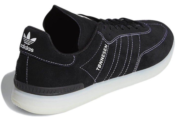 Shop adidas originals Samba ADV 舒適耐磨休閒板鞋 黑色