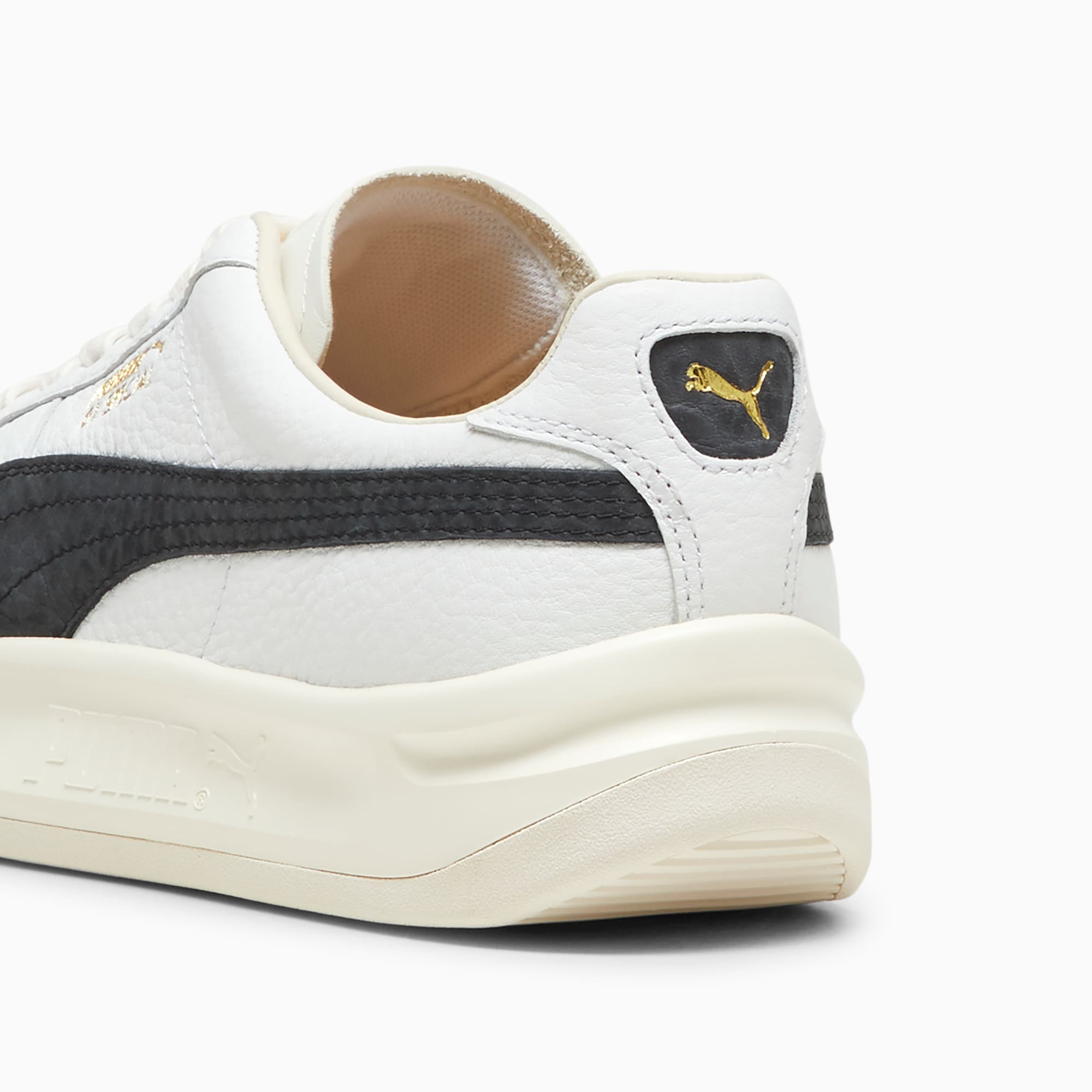 Lookbook Zapatillas GV Special MII 398485-01