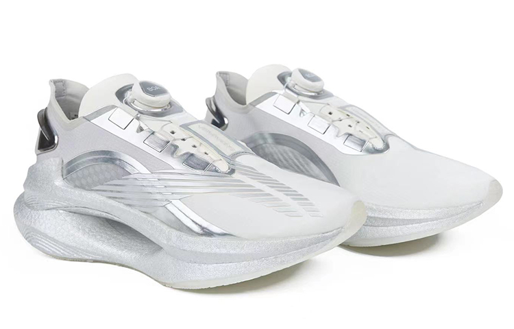 Lookbook 空山基/HajimeSorayama x LiNing李宁 绝影 䨻 空山基聯名 回彈 低幫 跑步鞋 男款 金屬銀