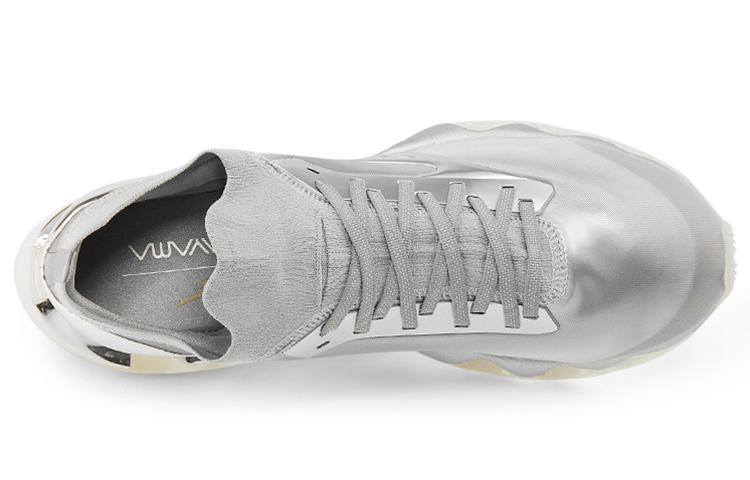 Lookbook Hajime Sorayama x Mizuno Wave Prophecy「銀色」D1GA212501