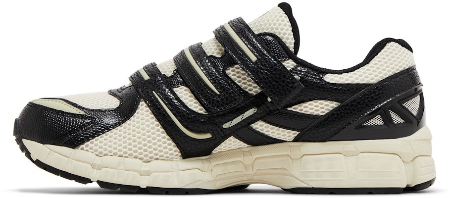HAL STUDIOS x ASICS Gel Kayano 20 'Bone' kasut edisi khas. 1203A499-250 Lookbook HAL STUDIOS x ASICS Gel Kayano 20 'Bone' kasut edisi khas. 1203A499-250