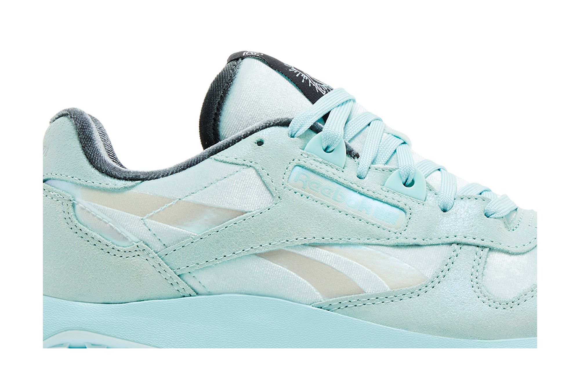 Order Harry Potter x Reebok Classic Leather Hexalite 'Patronus Charm' Sepatu 100201813