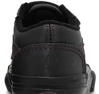 (Toddler) Harry Potter x Vans Old Skool V 'Deathly Hallows' VN0A38JNV0F Sizing (Toddler) Harry Potter x Vans Old Skool V 'Deathly Hallows' VN0A38JNV0F