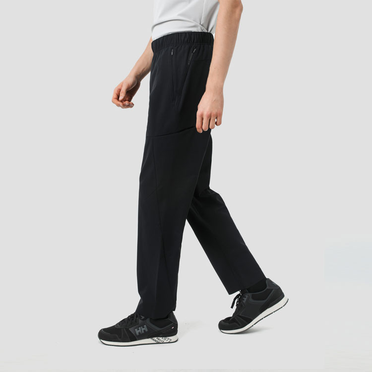 Shop Helly Hansen 黑色中腰直筒休閒長褲 HC4SEPT25M