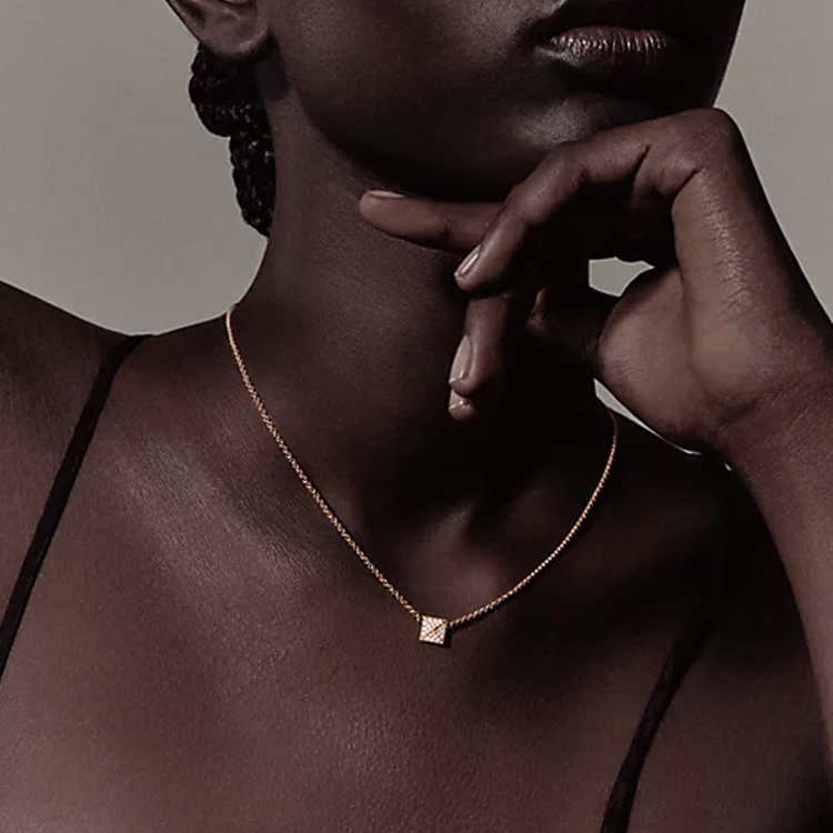 Shop HERMES 18K玫瑰金鑽石項鍊 情侶款 男女皆宜 金色設計 H223205B 0038