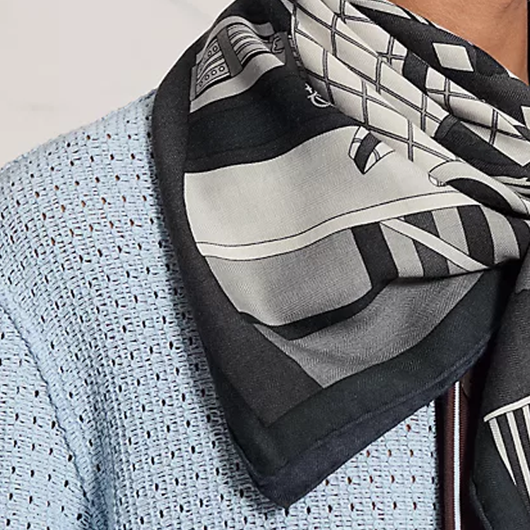 HERMES  Black Cashmere Silk Scarf with Printed Design. H102590T 03 圖 4