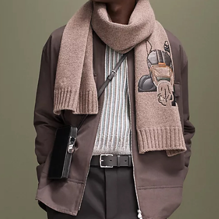 HERMES  Brown Lambskin Badge Patterned Scarf with Embroidery Details H393972T-03 圖 3