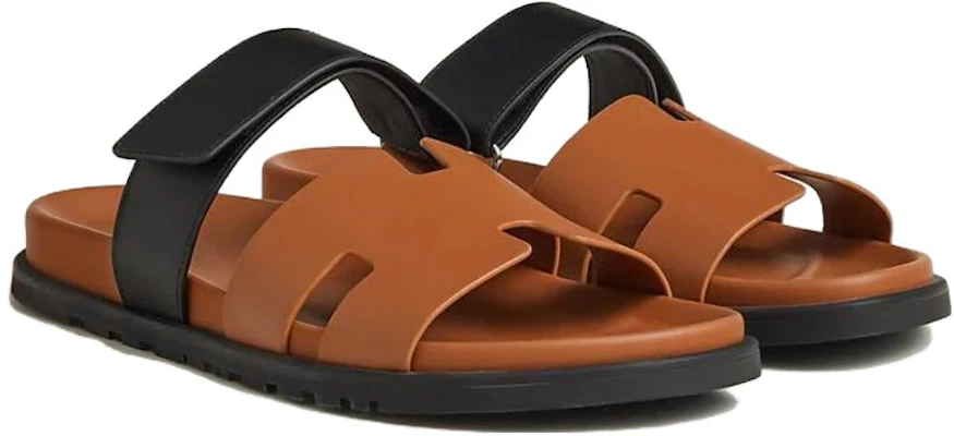 에르메스 브라운 가죽 슬라이드 샌들 H222858Z-HA3 Lookbook 에르메스 브라운 가죽 슬라이드 샌들 H222858Z-HA3