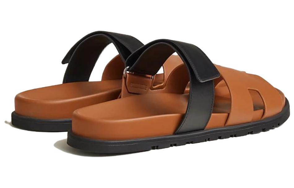 Purchase 에르메스 브라운 가죽 슬라이드 샌들 H222858Z-HA3