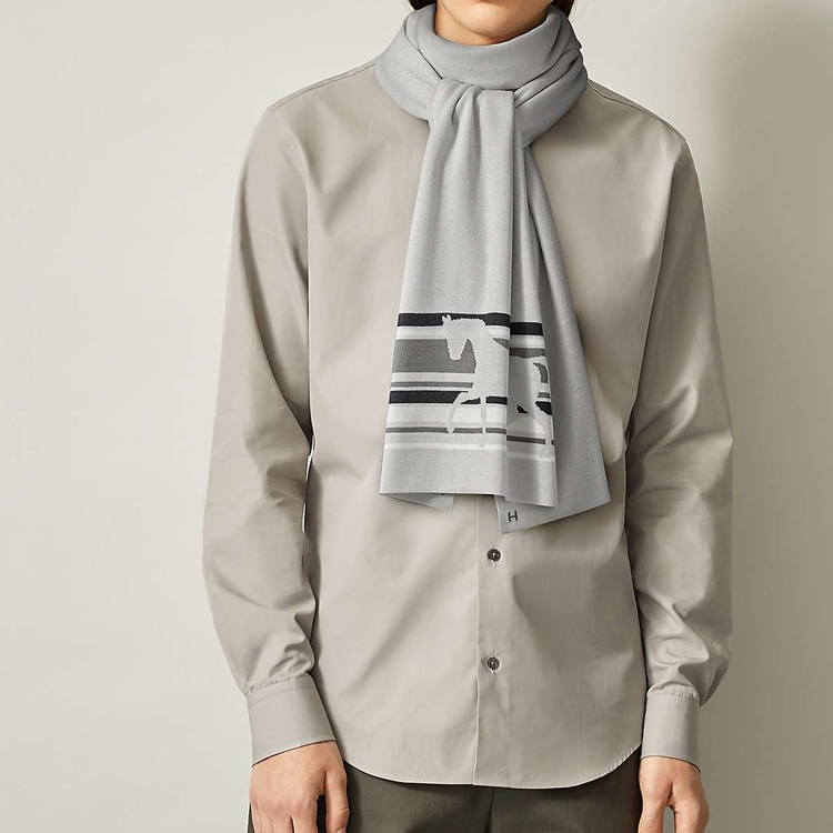 Lookbook HERMES  Cashmere Silk Scarf with Horse Design H733767T