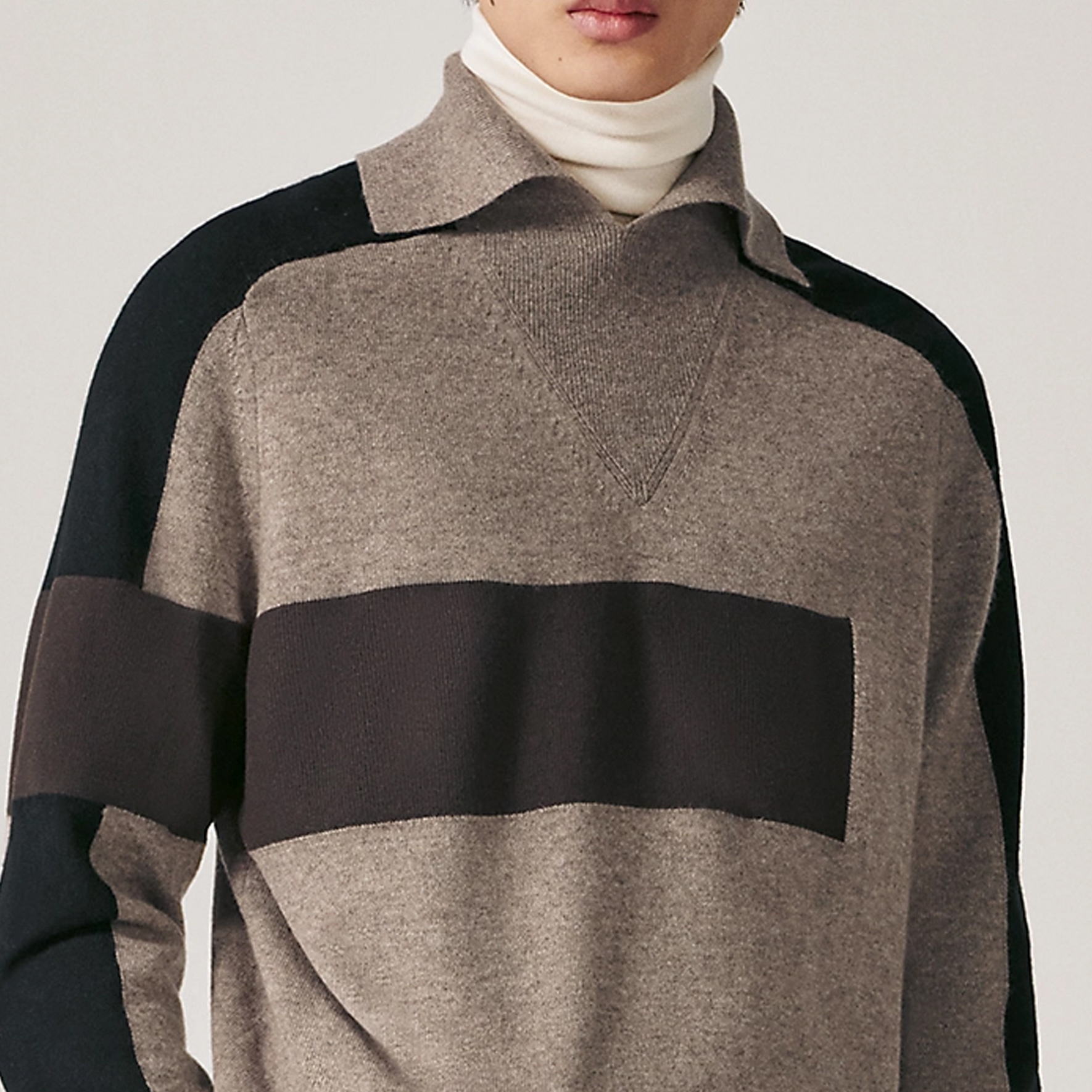 Sizing 에르메스 컬러블록 스트라이프 긴팔 폴로 스웨터 비브런트. H367225HA3X