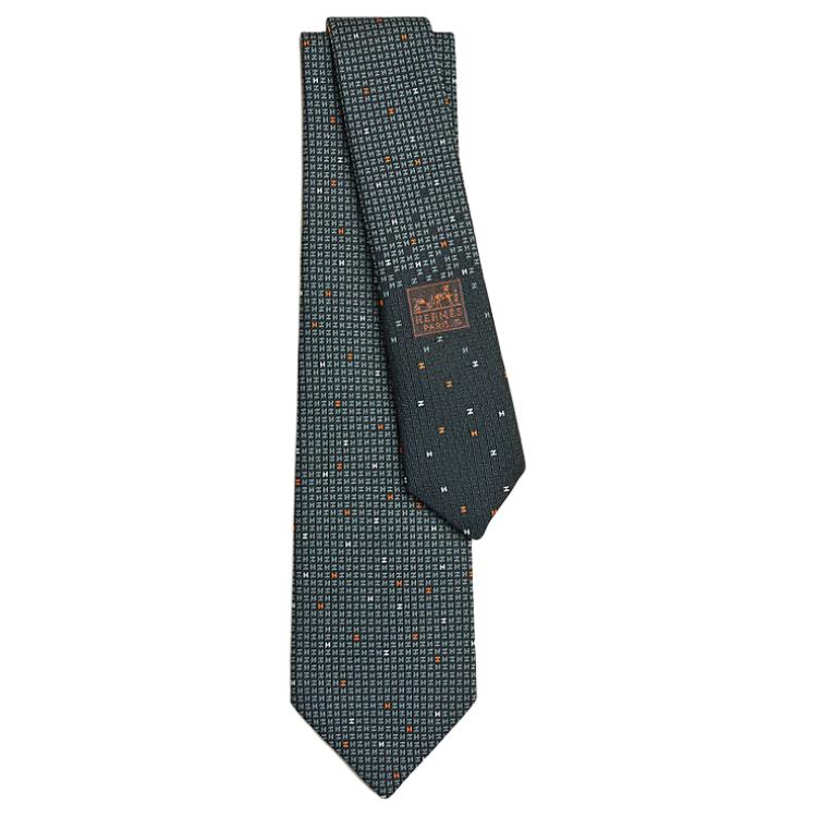 HERMES  Grey Mini Letter Print Silk Tie. H339369Tv08