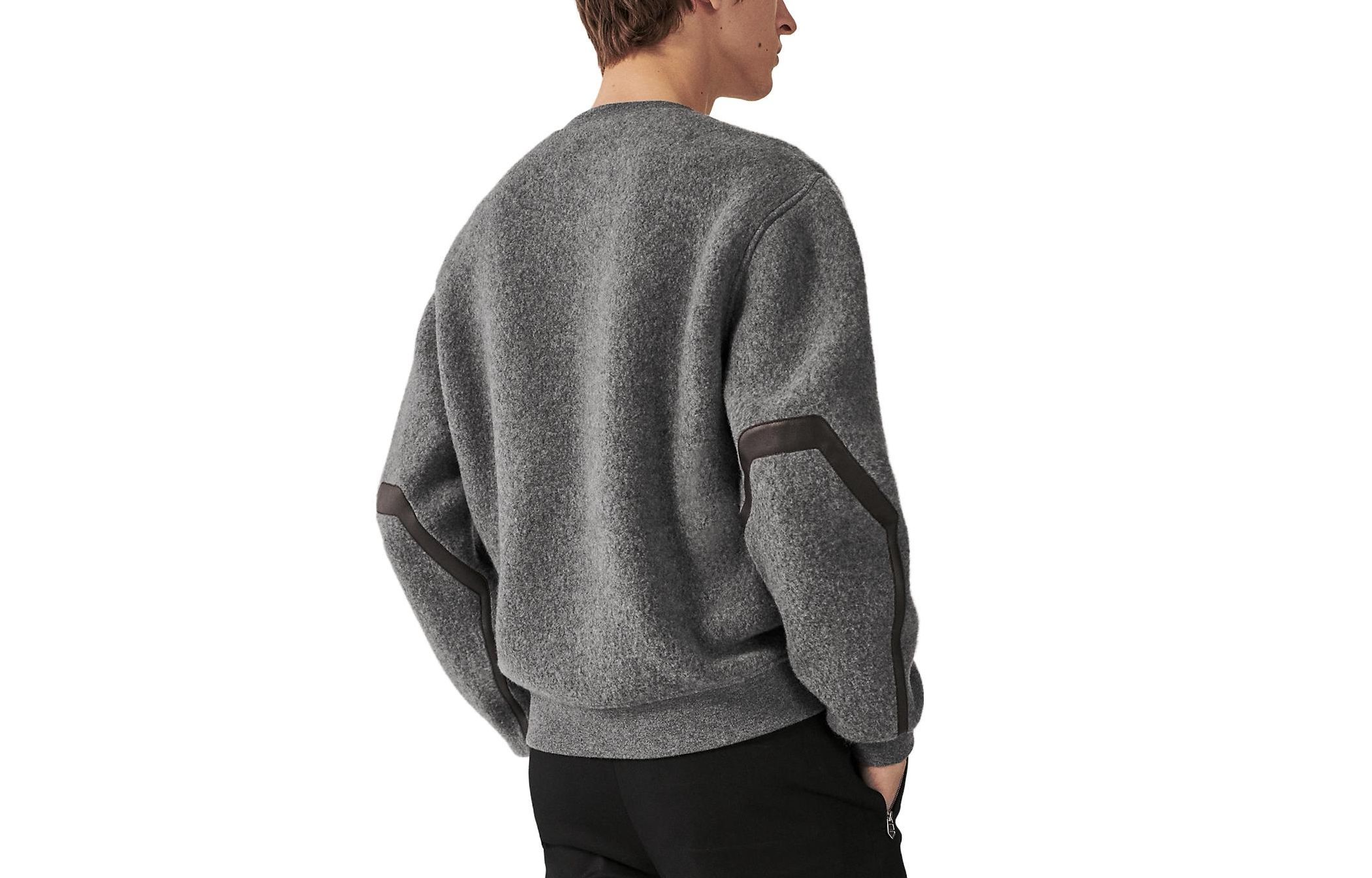 Lookbook HERMES Sweater Abu-Abu Rajut Crewneck Lengan Panjang Warna Polos H367715HA76