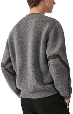 HERMES Sweater Abu-Abu Rajut Crewneck Lengan Panjang Warna Polos H367715HA76 Lookbook HERMES Sweater Abu-Abu Rajut Crewneck Lengan Panjang Warna Polos H367715HA76