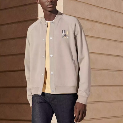 爱马仕 单排扣长袖夹克 米白色搭配标志补丁设计 H457810HA1W Lookbook 爱马仕 单排扣长袖夹克 米白色搭配标志补丁设计 H457810HA1W