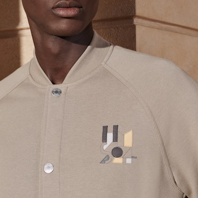 爱马仕 单排扣长袖夹克 米白色搭配标志补丁设计 H457810HA1W Sizing 爱马仕 单排扣长袖夹克 米白色搭配标志补丁设计 H457810HA1W