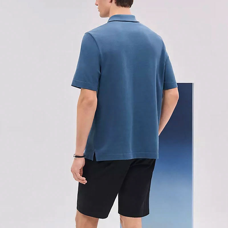 Lookbook HERMES SS25 Navy Cotton Polo Baju - Koleksi Musim Bunga Panas. H557980HA5U