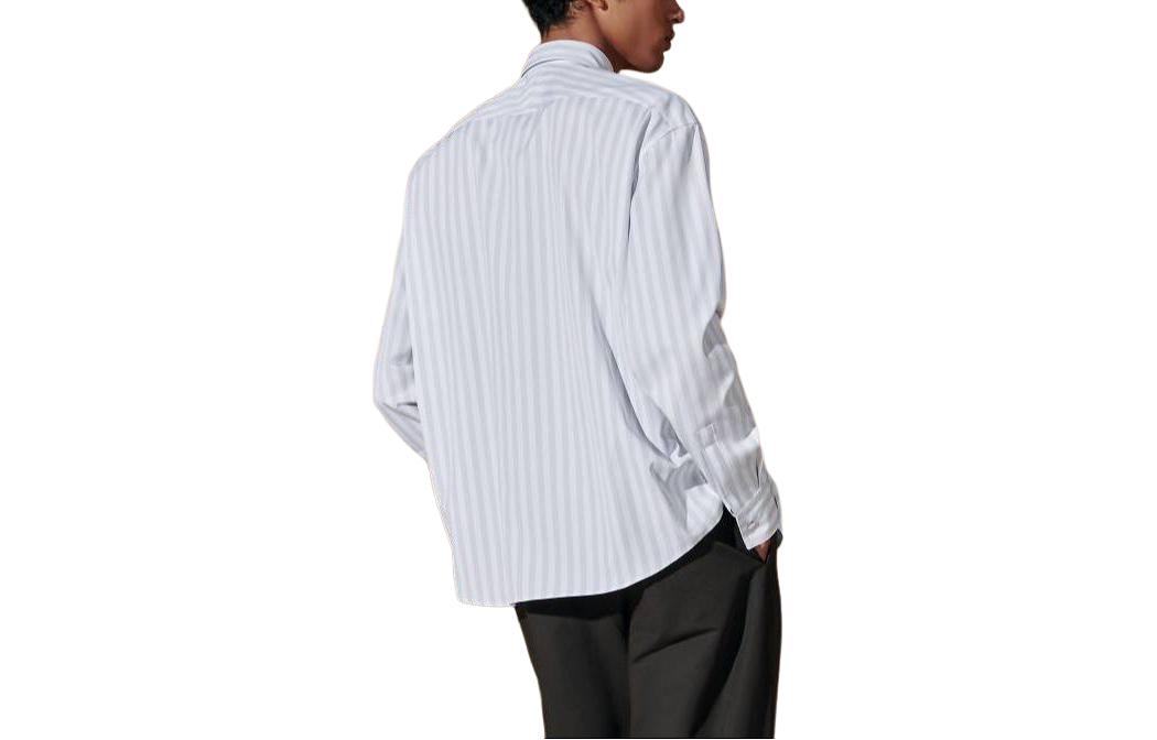 Lookbook HERMES Baju Putih Lengan Panjang Berjalur dengan Butang H456080H794