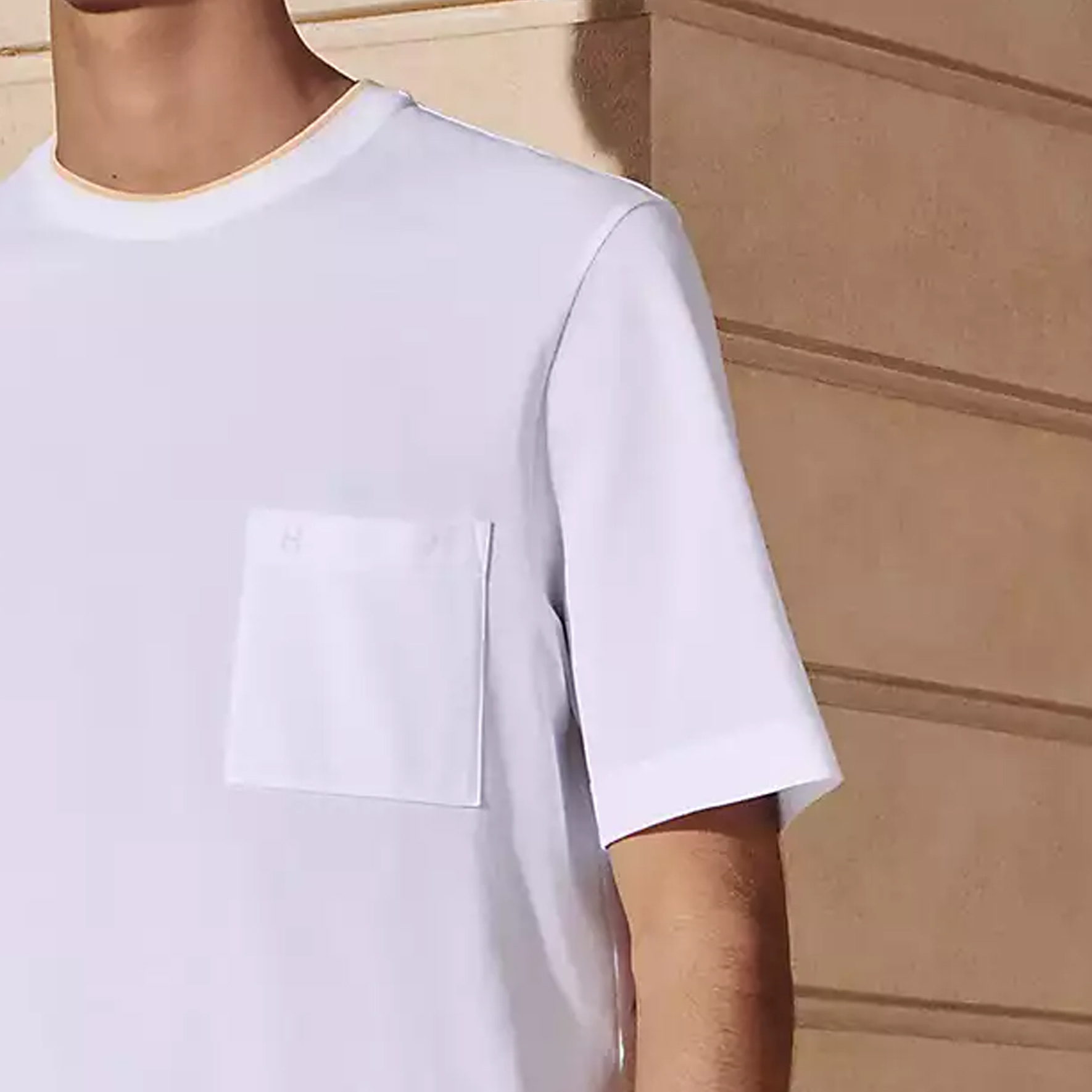 Details for HERMÈS Camiseta Casual Blanca de Manga Corta con Bolsillo y Cuello Redondo H457980HA90