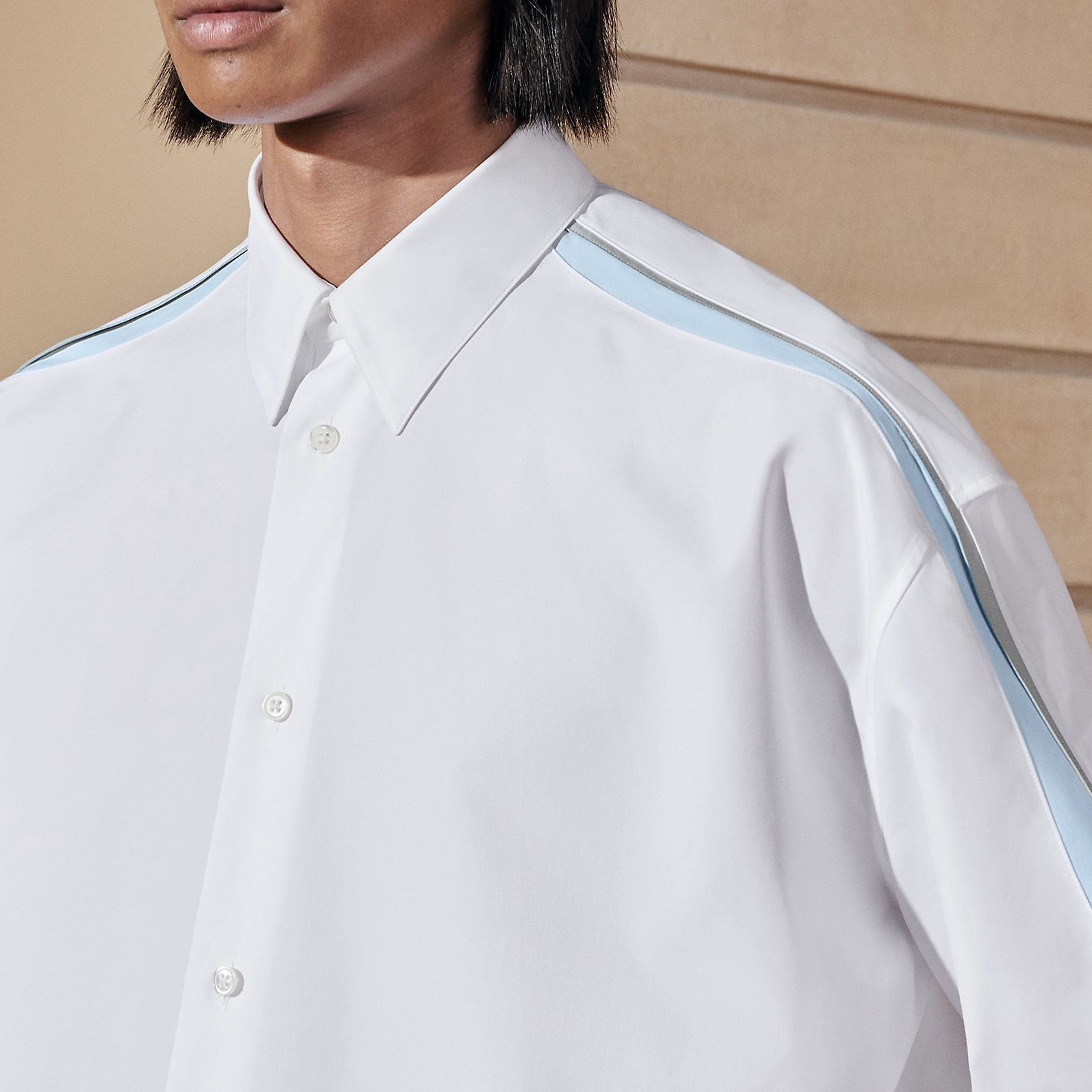 Shop HERMES Baju Putih Lengan Panjang Single-Breasted Longgar Lelaki. H456420H290