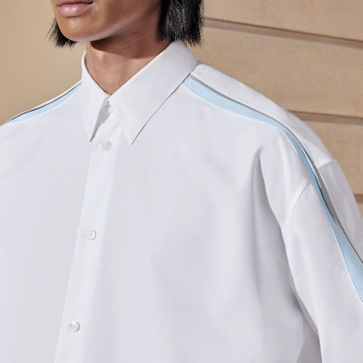 HERMES Baju Putih Lengan Panjang Single-Breasted Longgar Lelaki. H456420H290 Shop HERMES Baju Putih Lengan Panjang Single-Breasted Longgar Lelaki. H456420H290