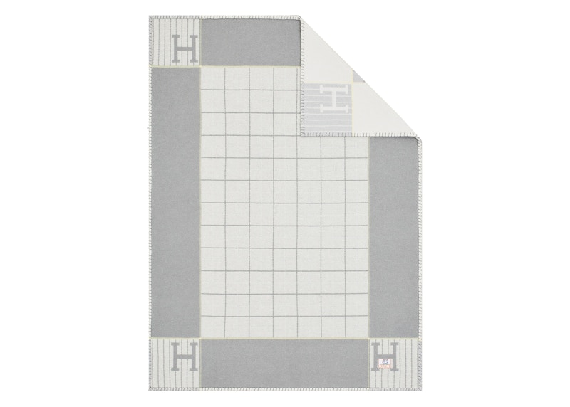 Order Manta Hermes Avalon Cabriole Gris Perle