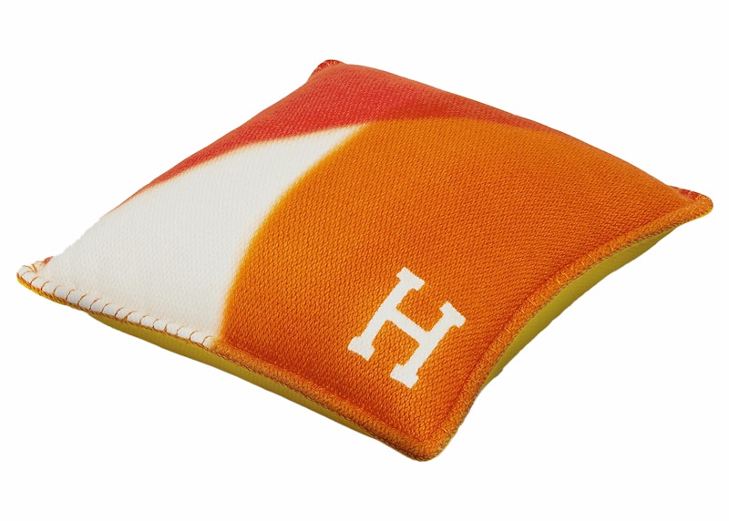 Lookbook Hermes Avalon拼圖枕頭 罌粟紅/陶土色