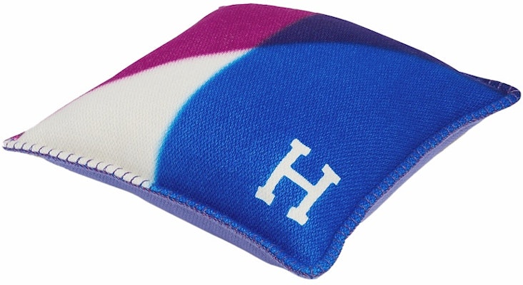 Bantal Hermes Avalon Tangram Pourpre/Outremer Lookbook Bantal Hermes Avalon Tangram Pourpre/Outremer