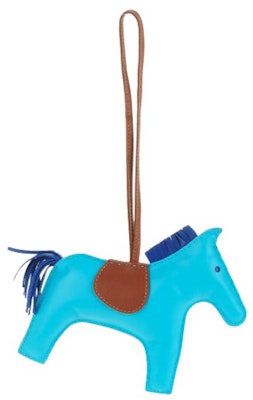 エルメス バッグチャーム ミロ ロデオ 馬 ラムスキン GM ブルーアステック/ブルーエレクトリック/フォーヴ。 Order エルメス バッグチャーム ミロ ロデオ 馬 ラムスキン GM ブルーアステック/ブルーエレクトリック/フォーヴ。