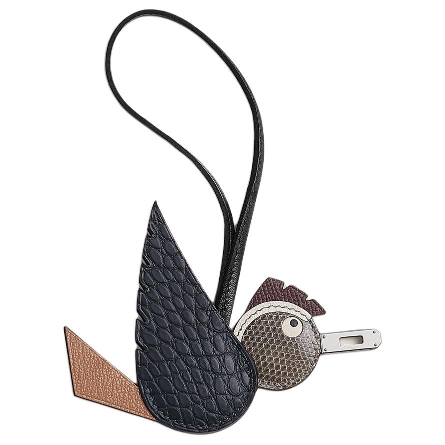 HERMES Bird Design Black Alloy Pendant Unisex Couple Accessory. H083886CK