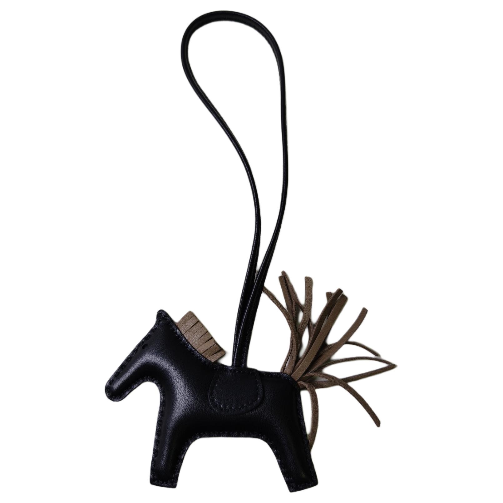 HERMES Black Lambskin Horse-Shaped Keychain Unisex Couple Accessory. H064929CAFI