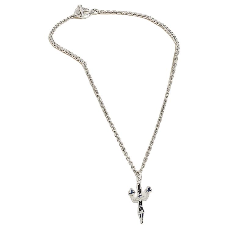 Lookbook 에르메스 브랜드 로고 메탈 실버 목걸이 유니섹스 커플 디자인. H100033FPAJ