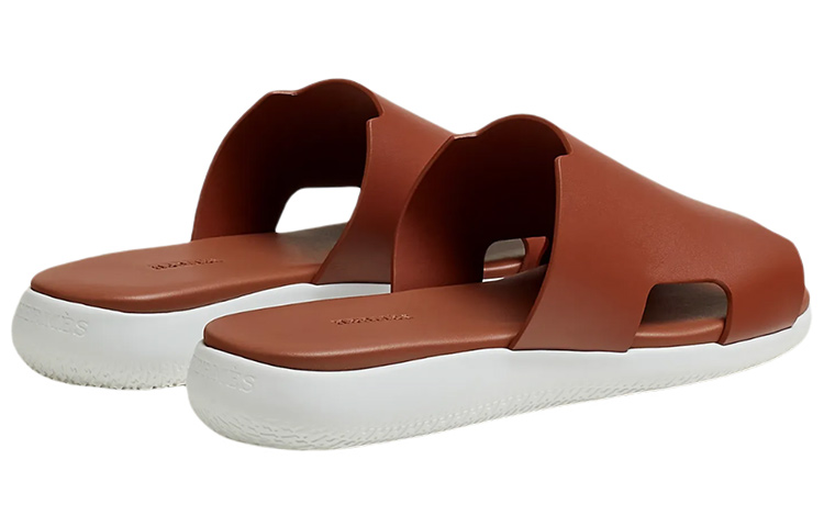 Shop HERMES 愛馬仕 小牛皮拖鞋 棕色