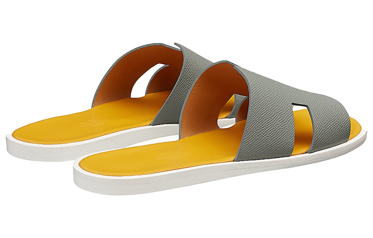 Shop 爱马仕小牛皮拖鞋“灰色” H192571Z-H21