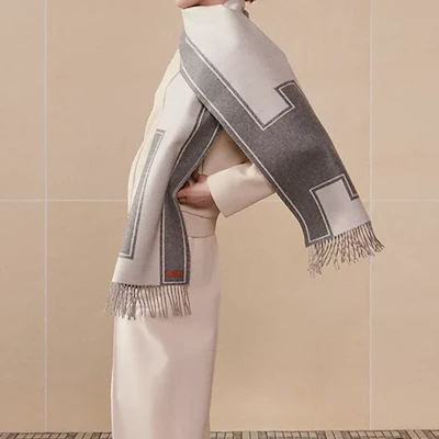 HERMES Casaque Clefs de H Logo Cashmere Scarf Unisex Gray H259140S 01 Lookbook HERMES Casaque Clefs de H Logo Cashmere Scarf Unisex Gray H259140S 01